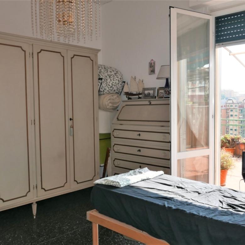 S. FRUTTUOSO – ATTICO CON GRANDE TERRAZZO VIVIBILE