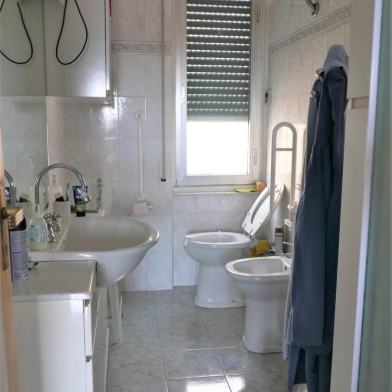 S. FRUTTUOSO – ATTICO CON GRANDE TERRAZZO VIVIBILE
