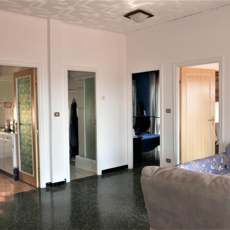 S. FRUTTUOSO – ATTICO CON GRANDE TERRAZZO VIVIBILE