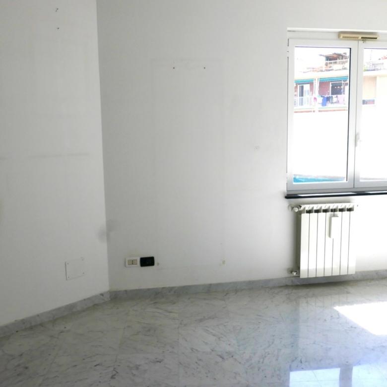 QUINTO  90 MQ CON LOGGIA VIVIBILE E BOX