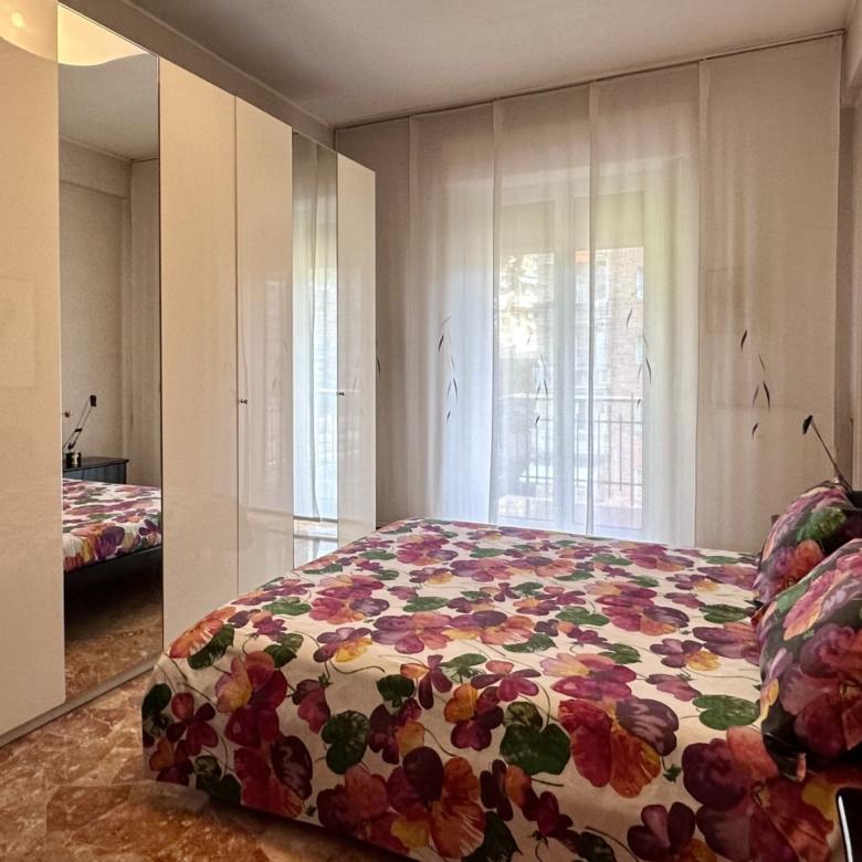 MARASSI VIA ROBINO 85 MQ. CON POSTO AUTO E CANTINA
