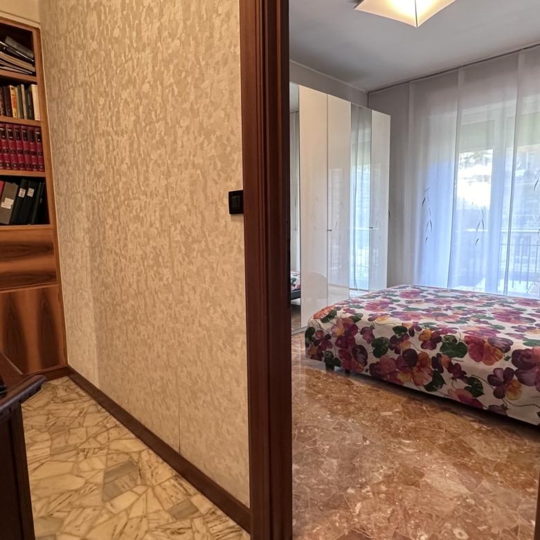 MARASSI VIA ROBINO 85 MQ. CON POSTO AUTO E CANTINA