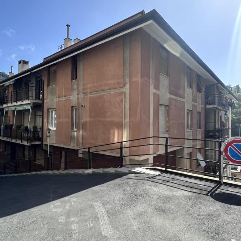 MARASSI VIA ROBINO 85 MQ. CON POSTO AUTO E CANTINA