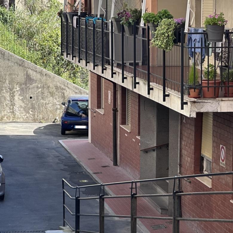 MARASSI VIA ROBINO 85 MQ. CON POSTO AUTO E CANTINA