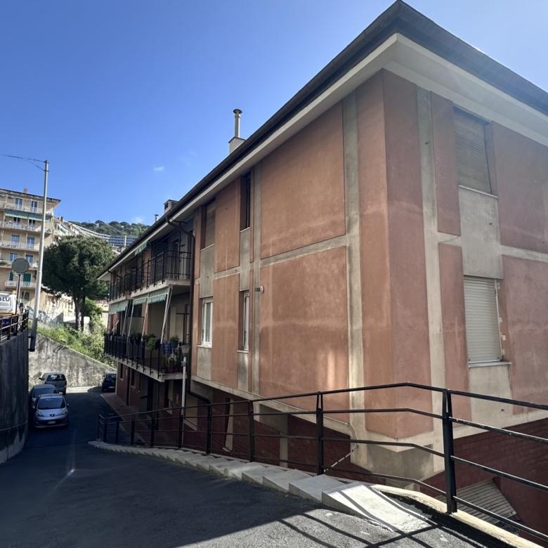 MARASSI VIA ROBINO 85 MQ. CON POSTO AUTO E CANTINA