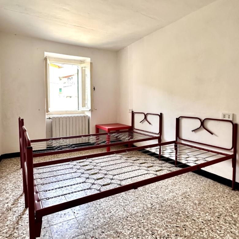 BAVASTRI GRAZIOSA CASETTA SEMINDIPENDENTE SU DUE LIVELLI