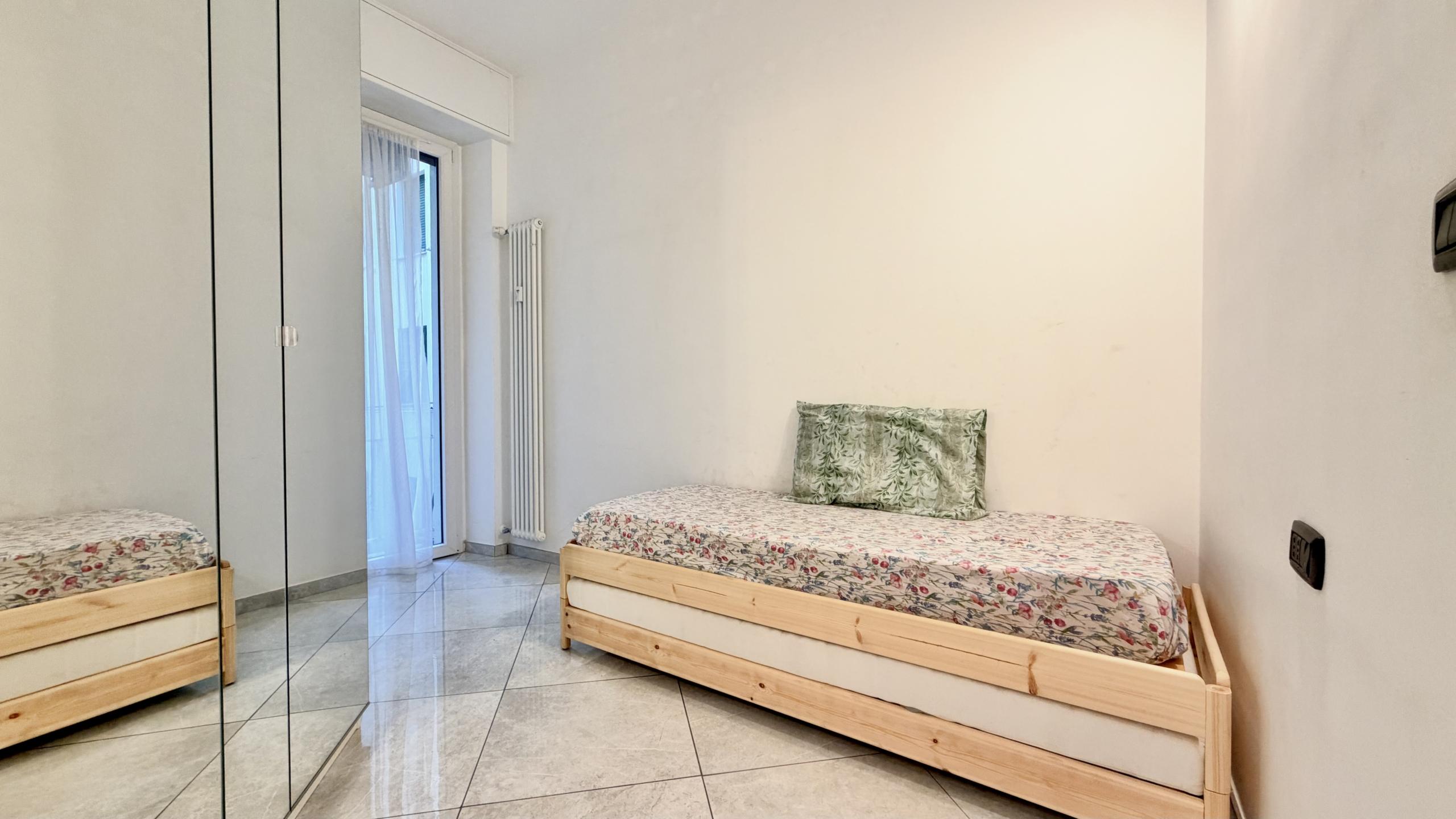 IMG_6750 FOCE IN VIALE PRIVATO PERFETTI 109 MQ ARREDATI