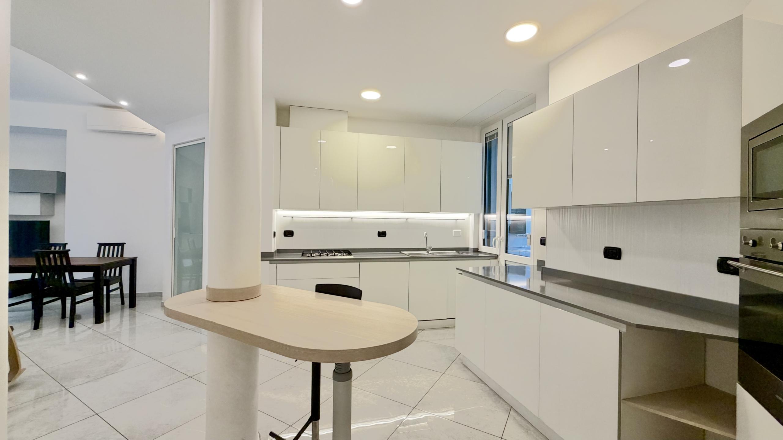 IMG_6768 FOCE IN VIALE PRIVATO PERFETTI 109 MQ ARREDATI