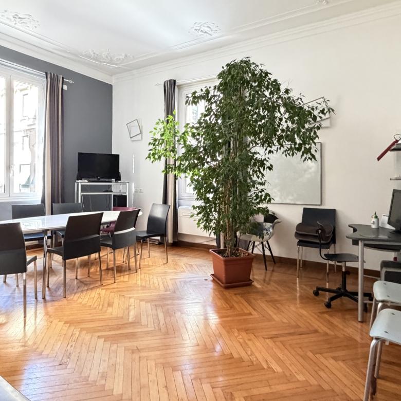GENOVA CENTRO – PRESTIGIOSO UFFICIO DI 294 MQ