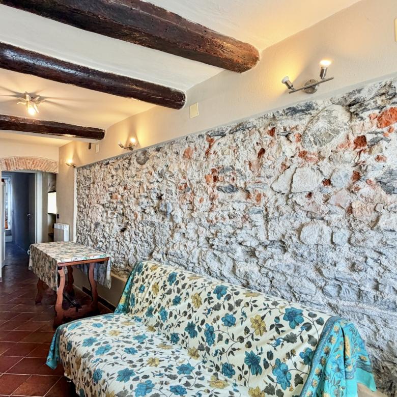 BOGLIASCO RISTRUTTURATI 87MQ FRONTE MARE CON GIARDINO