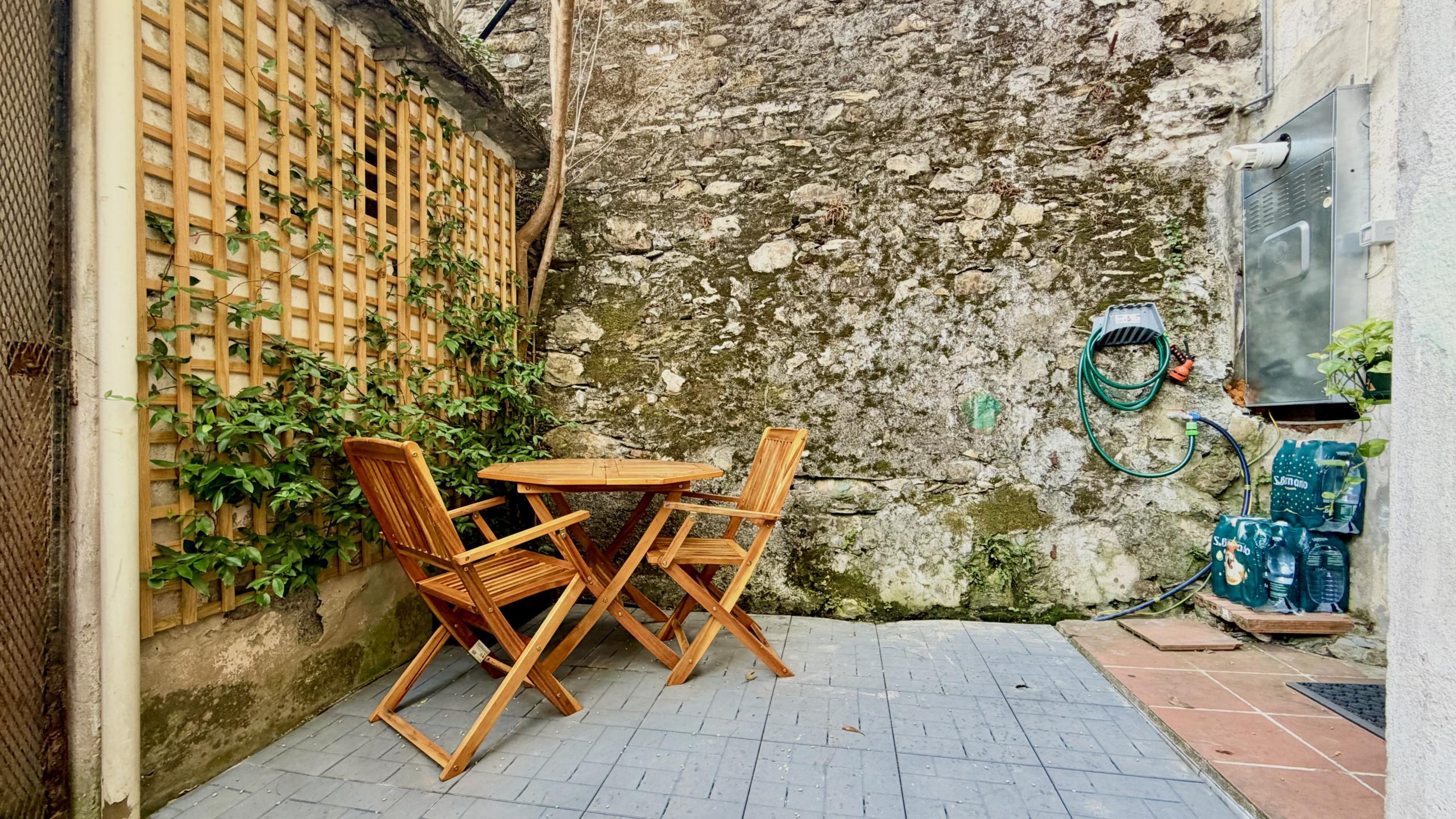 BOGLIASCO RISTRUTTURATI 87MQ FRONTE MARE CON GIARDINO