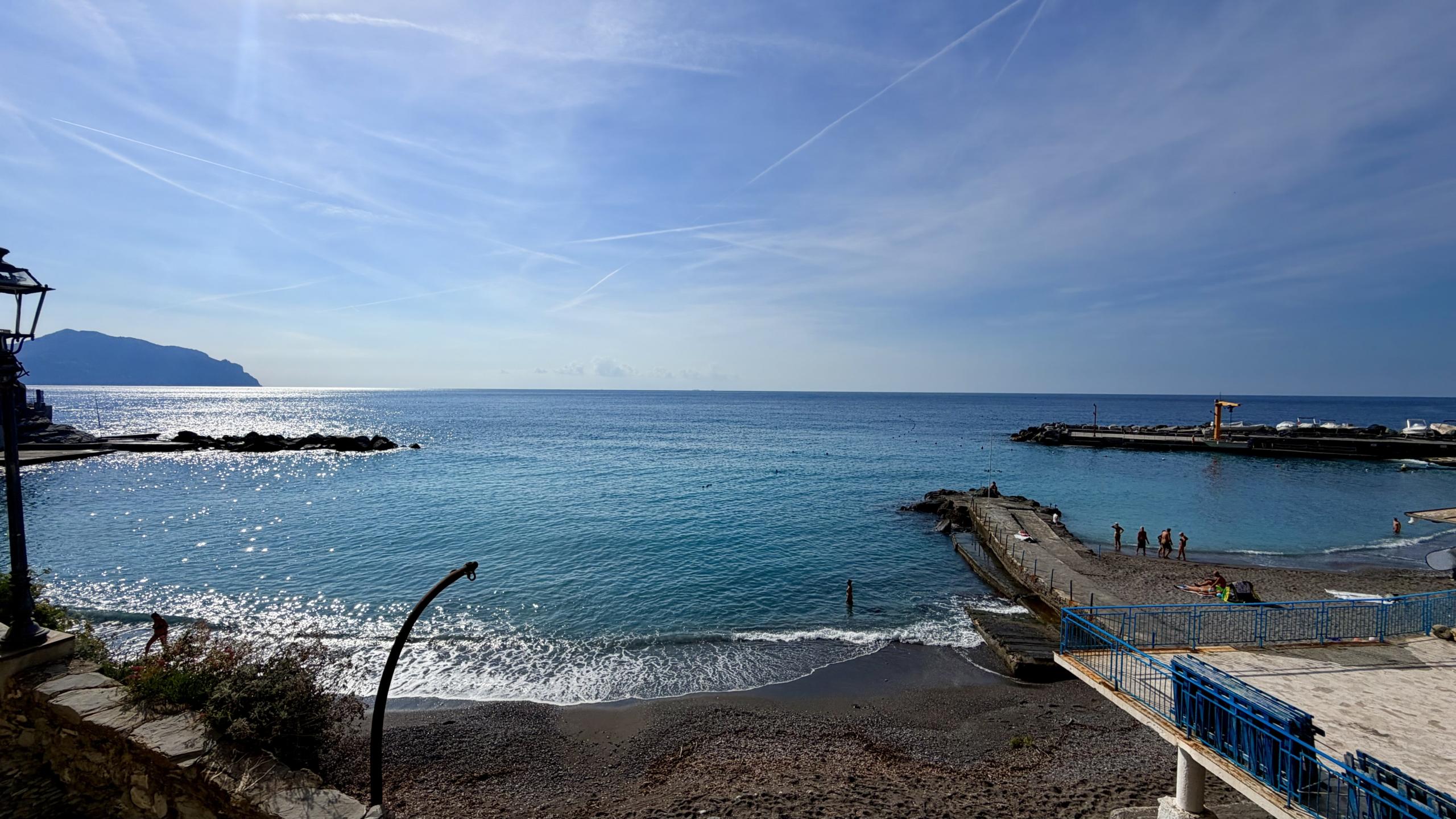 BOGLIASCO RISTRUTTURATI 87MQ FRONTE MARE CON GIARDINO