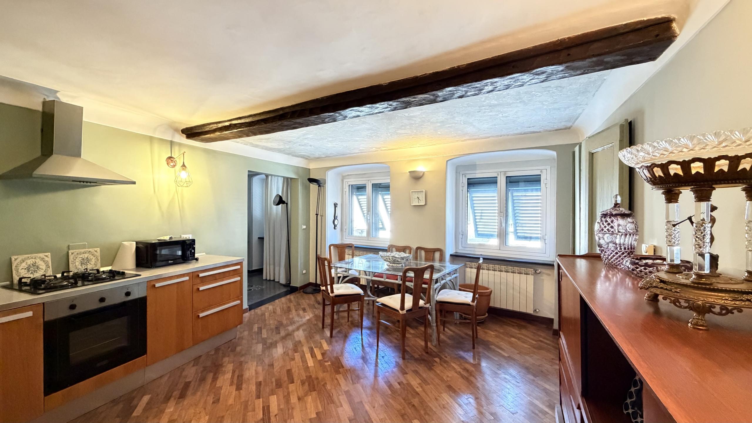 VIA CAIROLI CENTRO STORICO A DUE PASSI DA VIA GARIBALDI