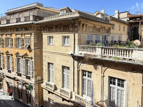 VIA CAIROLI CENTRO STORICO A DUE PASSI DA VIA GARIBALDI