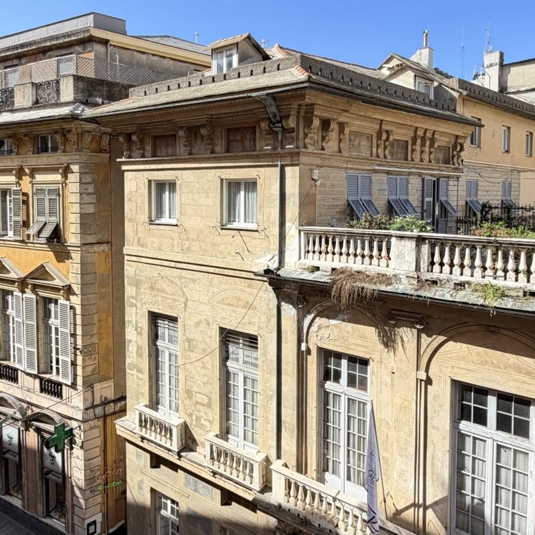 VIA CAIROLI CENTRO STORICO A DUE PASSI DA VIA GARIBALDI