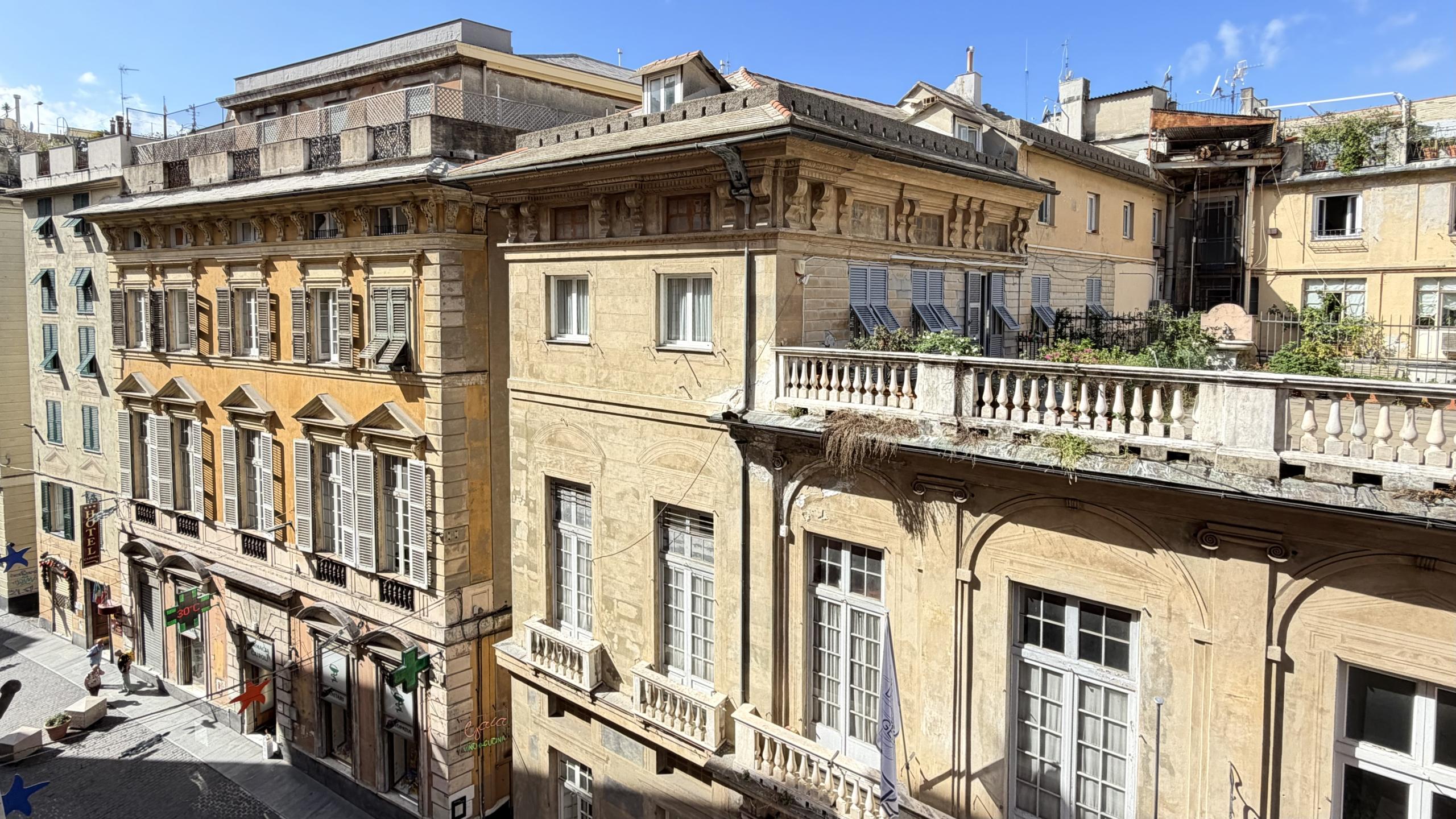 VIA CAIROLI CENTRO STORICO A DUE PASSI DA VIA GARIBALDI