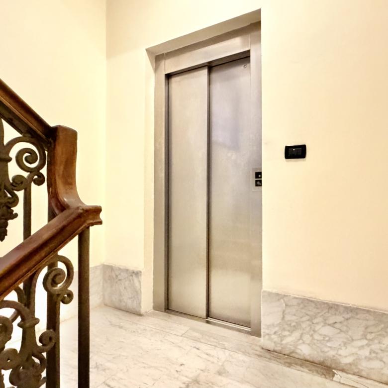 VIA CAIROLI CENTRO STORICO A DUE PASSI DA VIA GARIBALDI